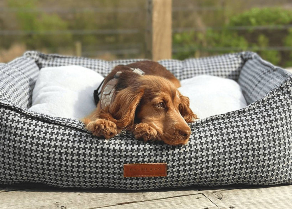The Kensington Houndstooth Bolster Dog Bed – product image 9