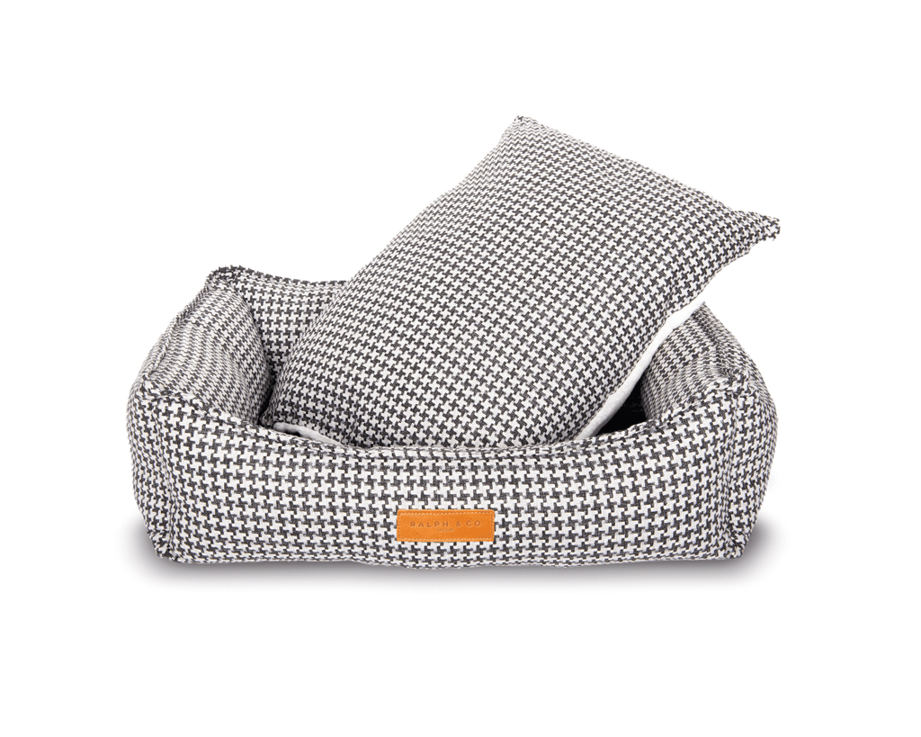 The Kensington Houndstooth Bolster Dog Bed – product image 6